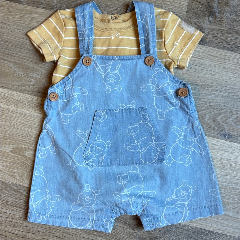 Disney Baby Winnie the Pooh Overalls and T-shirt onesie 
Size 0-3 months
Cotton